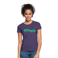 Charger l'image dans la galerie, T-shirt She/Her - violet foncé