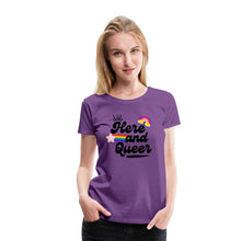 Charger l&#39;image dans la galerie, T-shirt Here and Queer - purple
